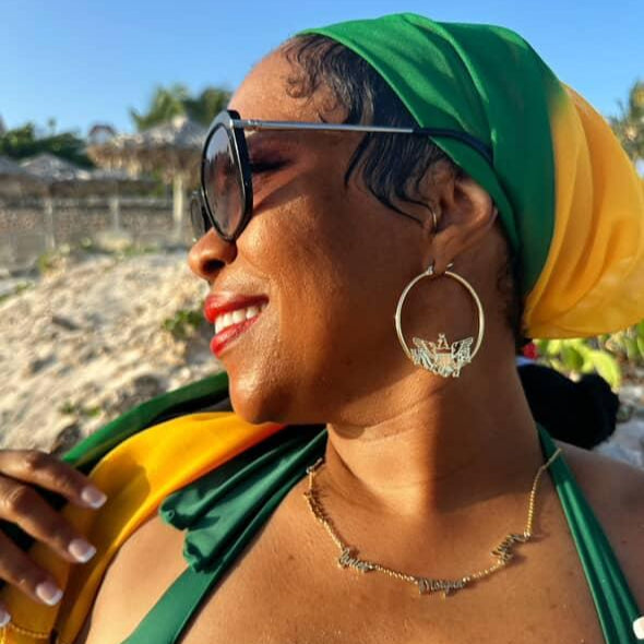 The "I'za VI'er" hoops